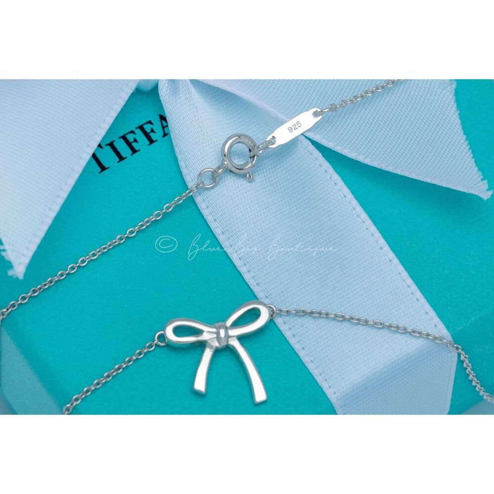 Tiffany & Co. Vintage Bow Necklace Ribbon Knot Pendant in Silver on a 16" Chain - Picture 3 of 9